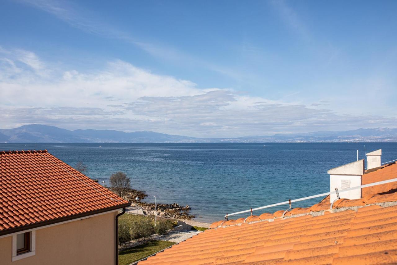 Apartment Tereza Малинска Экстерьер фото