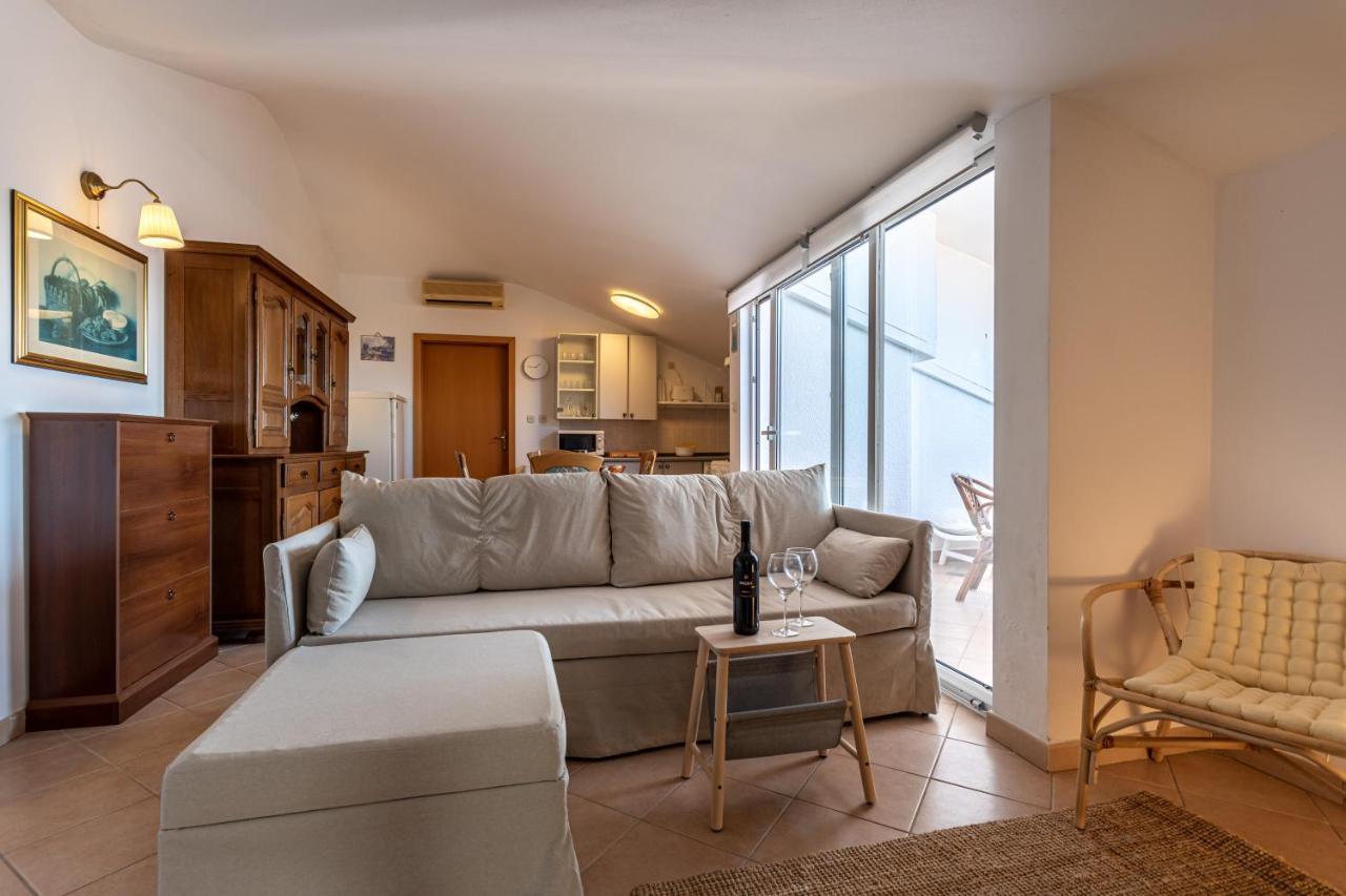 Apartment Tereza Малинска Экстерьер фото